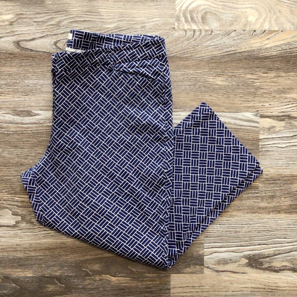 New York & Co Blue White Mid Rise Chino Twill Capri 12